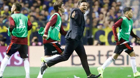 Marcelo Gallardo festejando en la Bombonera.