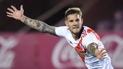 Gol y asistencia para Zucu ante Lanús