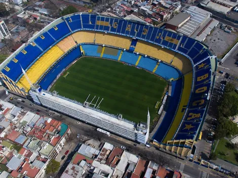 La bandera que ya está colgada en la Bombonera: "Boca contra todos"