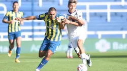 Con uno menos, Vélez aguantó hasta el final pero Central lo ganó en la última