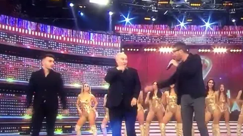 Tinelli abrió Showmatch pegándole a Boca: "Tengo los huevos..."