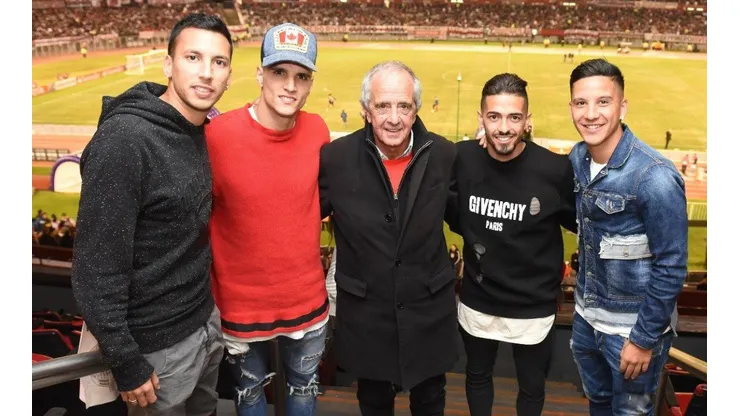 Rodolfo D'Onofrio junto a Leonel Vangioni, Erik Lamela, Manuel Lanzini y Sebastián Driussi (Foto: River vía Twitter)