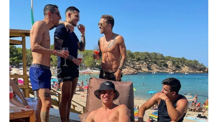 No se separan más: los jugadores de la Selección se fueron de vacaciones juntos
