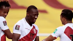 Luis Advíncula en el seleccionado peruano.
