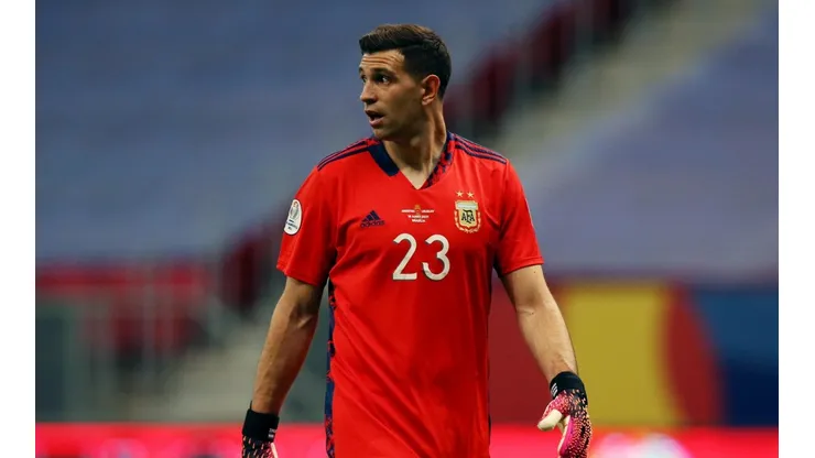 Emiliano Martínez en el arco de la Selección Argentina.