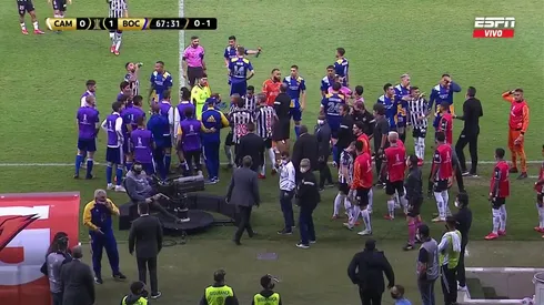 Ostojich fue a chequear el VAR y se armó tumulto entre Boca y Mineiro