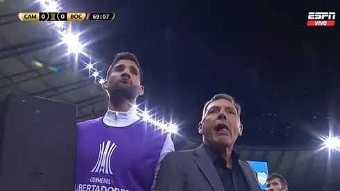 Re caliente: Lisandro López quiso revolear un objeto peligroso durante la revisión del VAR