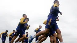 Los jugadores de Boca Juniors entrenando.