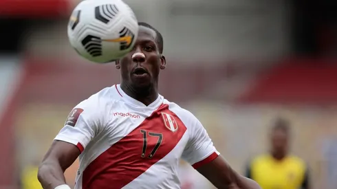 Luis Advíncula en el seleccionado peruano.