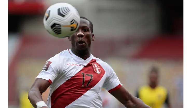 Luis Advíncula en el seleccionado peruano.