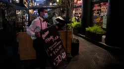 La provincia de Buenos Aires podría implementar nuevas medidas sanitarias en los bares y restaurantes. (Foto: Getty Images).