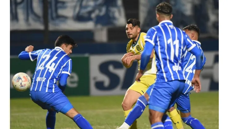 Godoy Cruz reaccionó a tiempo y se impuso en Mendoza.