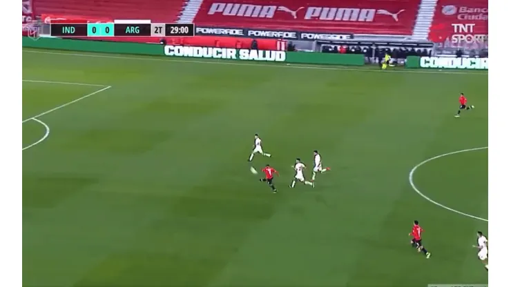 El 'Para qué te traje' del año: Herrera la quiso clavar de mitad de cancha, pero le salió mal