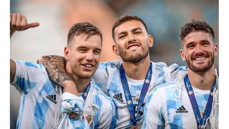 Paredes reveló en una foto el apodo que comparten con De Paul y Lo Celso
