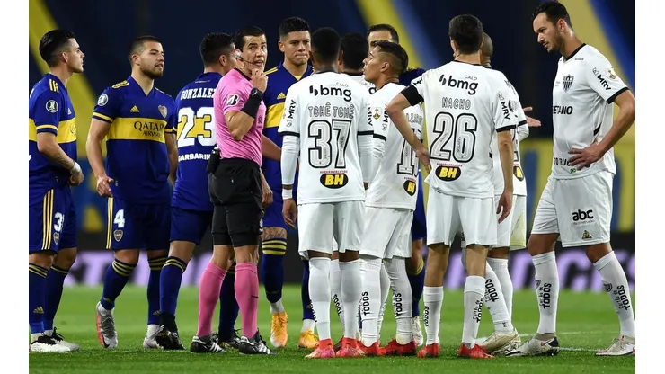 Se calentó más la serie: el Presidente de Mineiro criticó a Boca y defendió el arbitraje