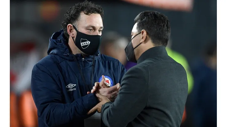 Gallardo y su diálogo con Milito post partido.