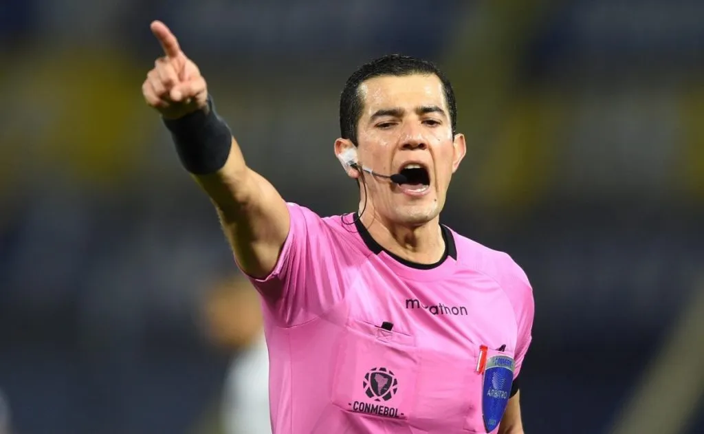 Andrés Rojas, el árbitro de Flamengo vs. Estudiantes de La Plata. (Getty Images)