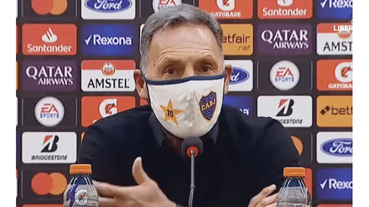 Miguel Ángel Russo, muy enojado con el arbitraje de Boca vs. Mineiro.