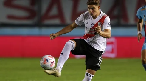 Julián Álvarez durante un partido de River.