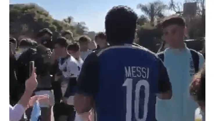 Gran recibimiento para Gonzalo Montiel.