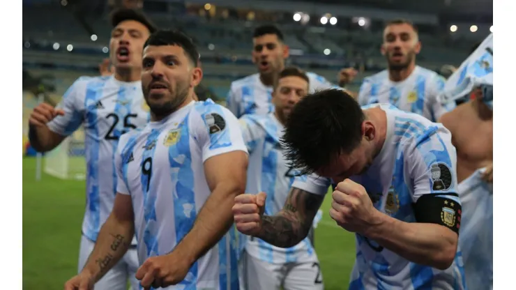 La felicidad de Sergio Agüero y Lionel Messi.