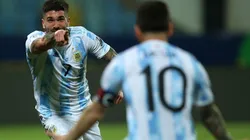 Rodrigo De Paul y Lionel Messi festejando un gol frente a Ecuador. (Foto: Getty).