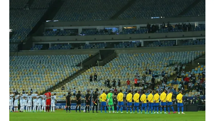 Todos emocionados: así se cantó el himno de Argentina en Brasil