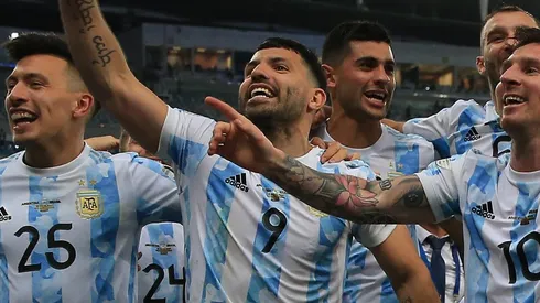 Sergio "Kun" Agüero, festejando la obtención de la Copa América (Foto: Getty Images)