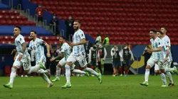 Los jugadores argentinos festejando el pase a la final de la Copa América (Foto: Getty Images)