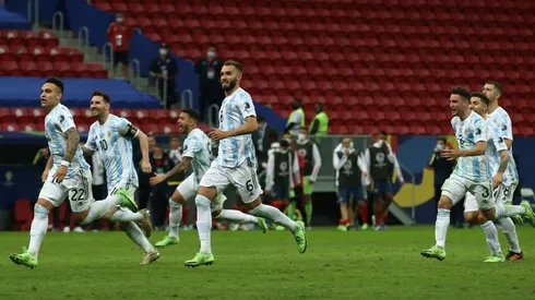 Los jugadores argentinos festejando el pase a la final de la Copa América (Foto: Getty Images)