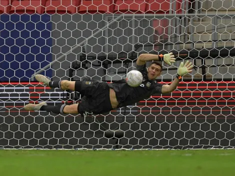 Nadie lo sabía: Dibu Martínez fue papá hace 4 días y conoció a su hija por teléfono