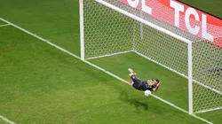 Dibu Martínez a Yerry Mina: "Estás nervioso, mirá que te como eh"