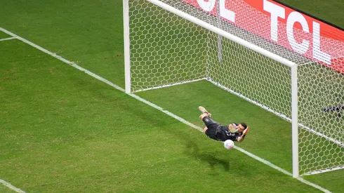 Dibu Martínez a Yerry Mina: "Estás nervioso, mirá que te como eh"