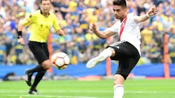 El Pity Martínez y una de sus voleas en La Bombonera.