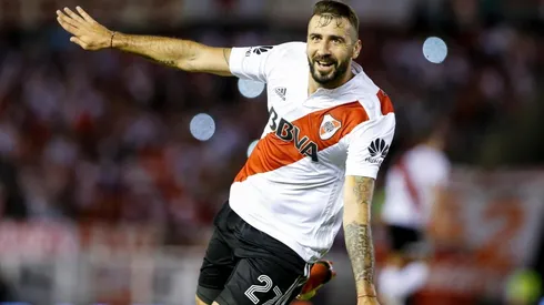 Lucas Pratto, festejando un gol con la camiseta de River.