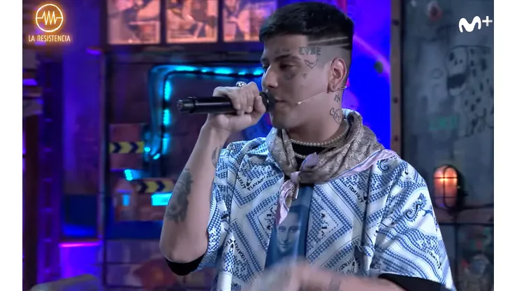 Duki tiró magia en La Resistencia.