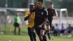 Matías Suárez en acción.