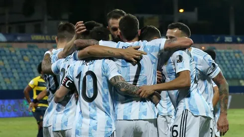 Festejo de gol de Argentina frente a Ecuador.