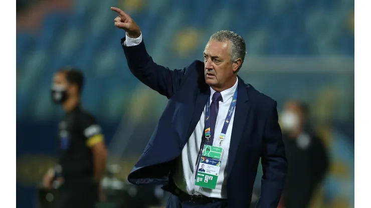 Gustavo Alfaro en el partido contra Argentina.