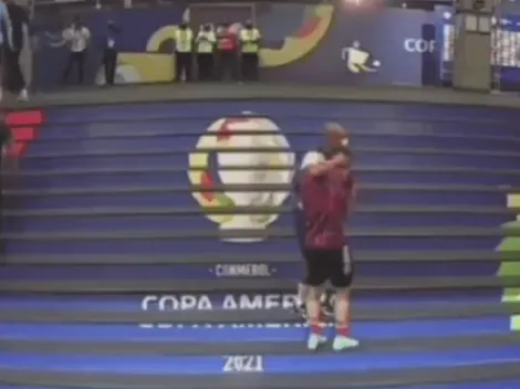 ¿El último abrazo? Borré y De la Cruz se cruzaron en el túnel del vestuario