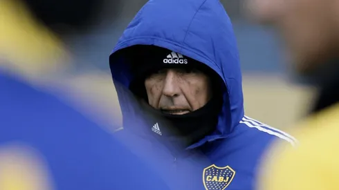 Miguel Ángel Russo, manejando la pretemporada de Boca.