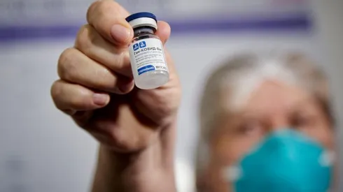 Argentina comenzará a aplicar las vacunas de Sputnik V fabricadas en el país.