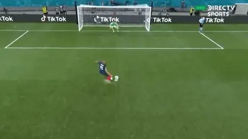 Video: Mbappe coronó una Euro flojísima errando el penal con el que Francia quedó afuera