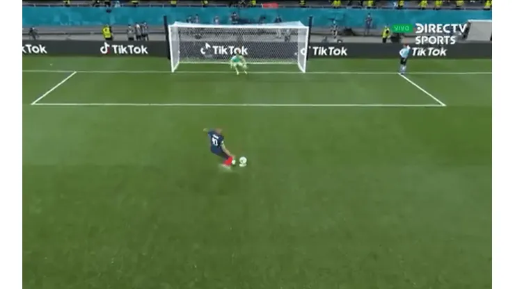 Video: Mbappe coronó una Euro flojísima errando el penal con el que Francia quedó afuera