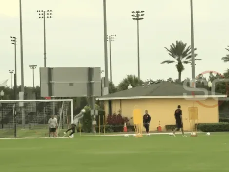 No llegaba ni en avión: Gallardo se la clavó al ángulo a Lux en la práctica