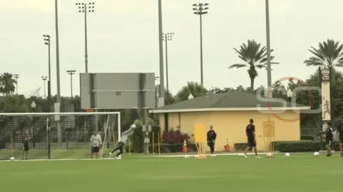 El golazo de tiro libre de Gallardo en la práctica (Foto: ESPN)