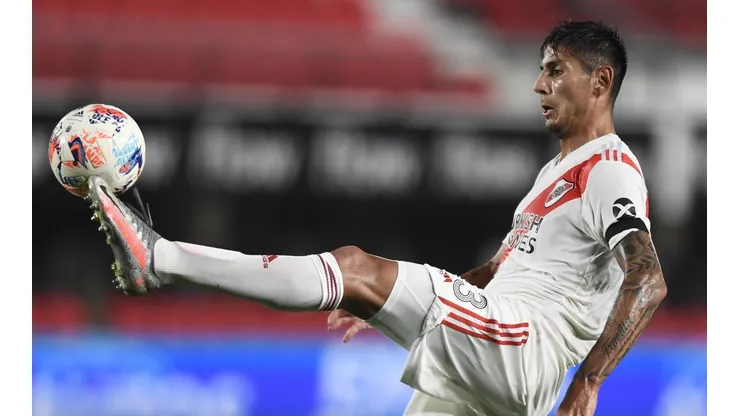 Fabrizio Angileri durante un partido de River.