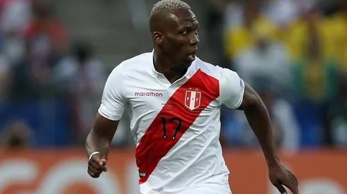 Luis Advíncula en la Selección de Perú (Foto: Getty)