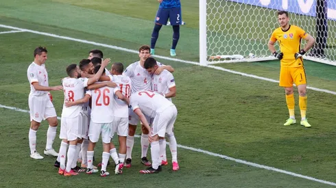 España goleó a Eslovaquia y se metió en octavos de final de la Eurocopa