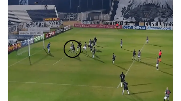 El insólito gol anulado a Gimnasia de Mendoza.